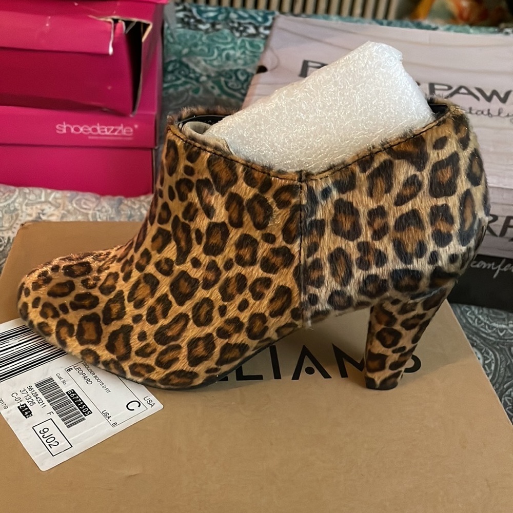 JD Williams size 8 booty leopard print